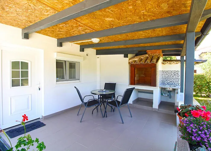 House Ankica 1818 度假居