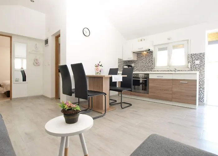 度假居 House Ankica 1818 普拉