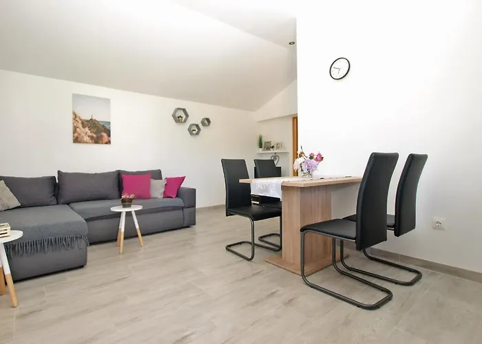 House Ankica 1818 度假居 普拉