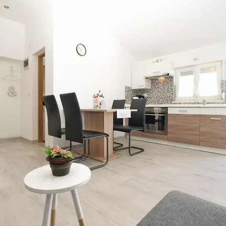 別荘 House Ankica 1818 プーラ